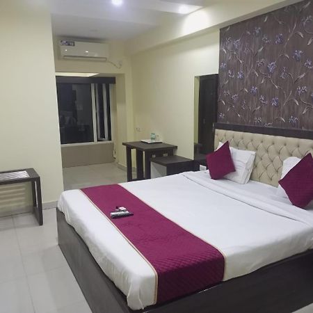 Hotel Eco Park New Town Bagian luar foto