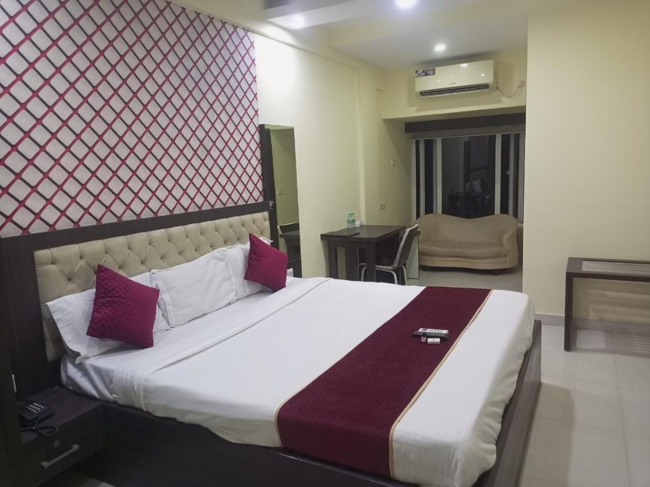 Hotel Eco Park New Town Bagian luar foto