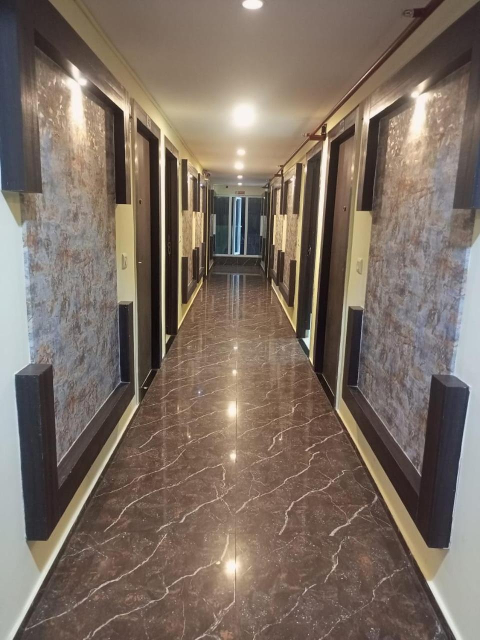 Hotel Eco Park New Town Bagian luar foto